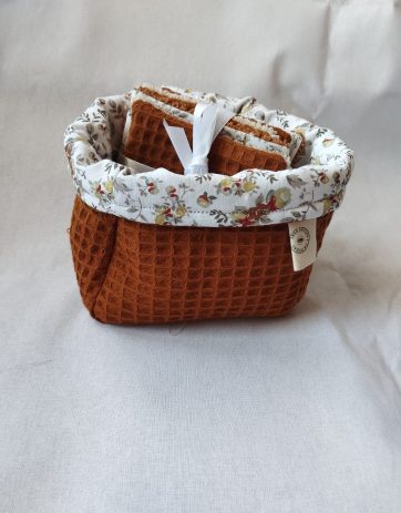 Cesta-toallitas-ecologicas-marron-y-flores-2